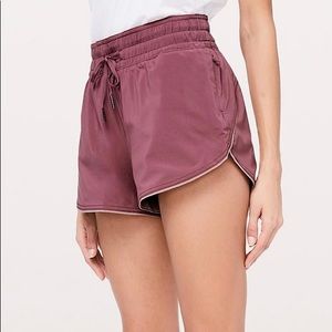 Lululemon Choose a Side Short 3” 6